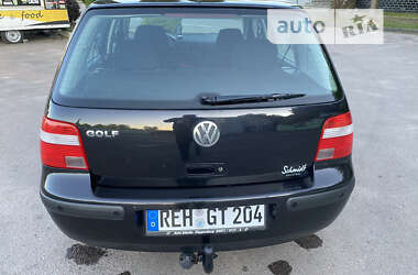 Хэтчбек Volkswagen Golf 2003 в Дубно