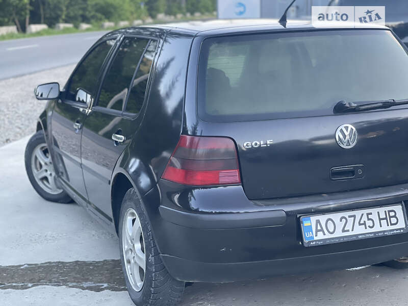 Хетчбек Volkswagen Golf 2000 в Яремчі