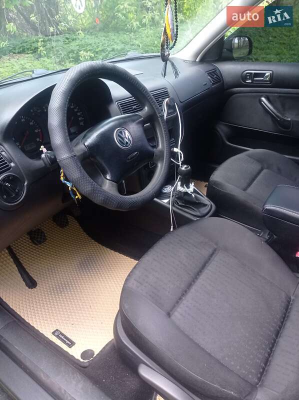 Хетчбек Volkswagen Golf 2002 в Кам'янець-Подільському