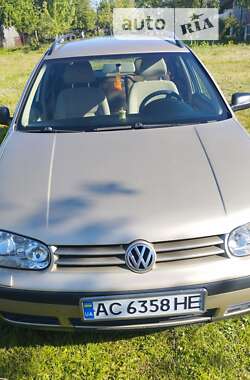 Универсал Volkswagen Golf 2003 в Луцке