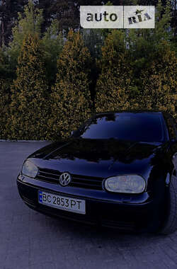 Хэтчбек Volkswagen Golf 2001 в Городке