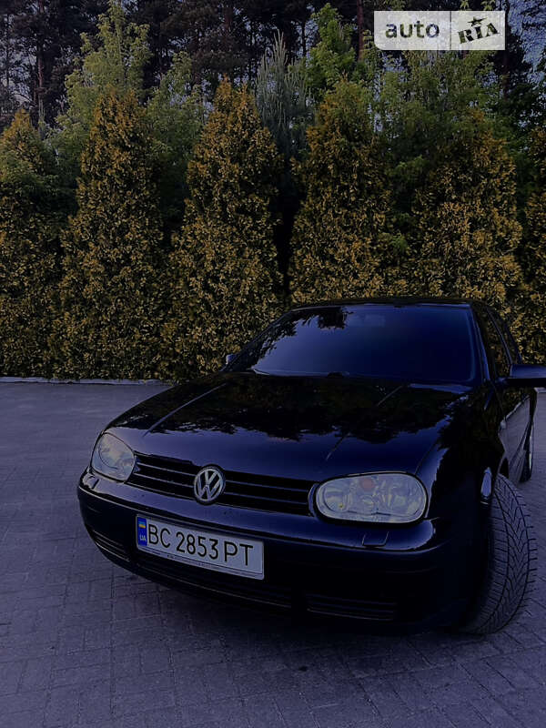 Хэтчбек Volkswagen Golf 2001 в Городке
