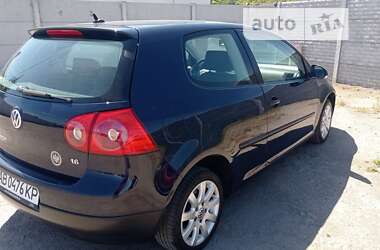 Хэтчбек Volkswagen Golf 2004 в Виннице