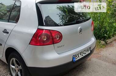 Хэтчбек Volkswagen Golf 2004 в Хмельницком