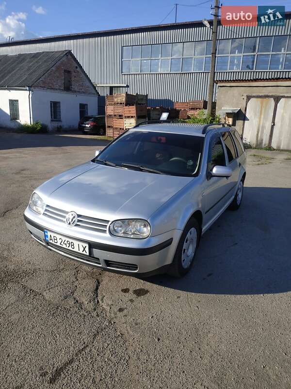 Универсал Volkswagen Golf 2003 в Житомире