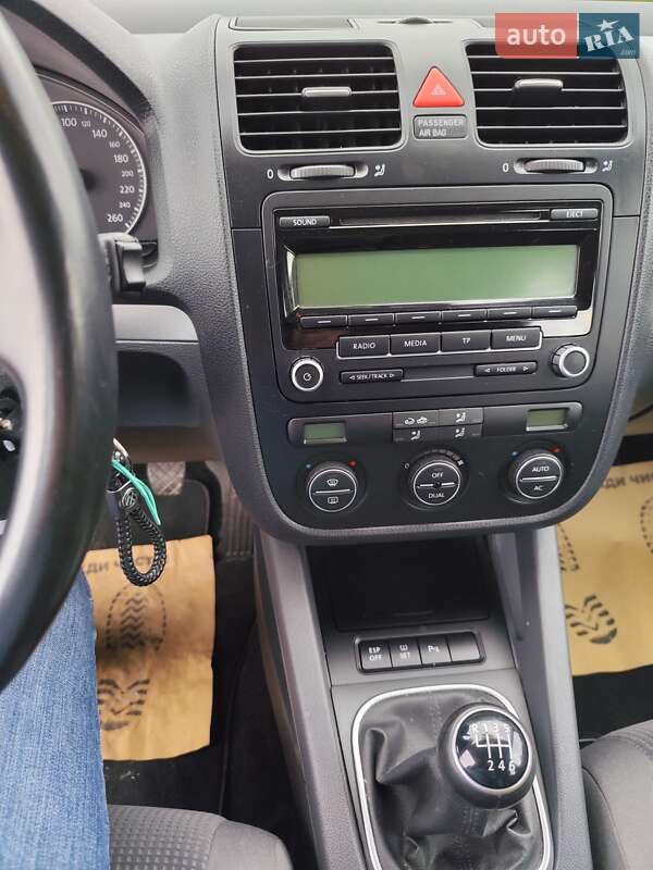 Универсал Volkswagen Golf 2009 в Полтаве