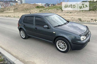 Хетчбек Volkswagen Golf 1999 в Рівному