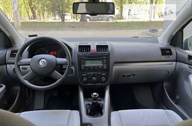 Хэтчбек Volkswagen Golf 2004 в Харькове