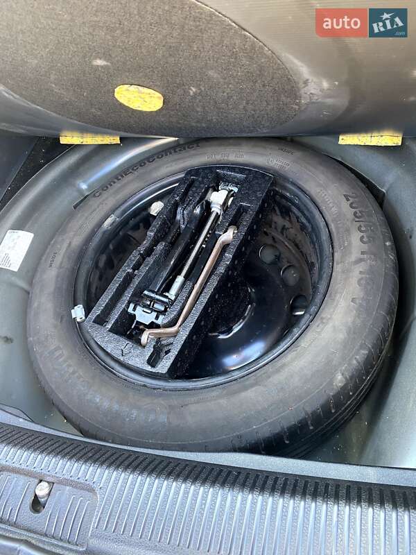 Универсал Volkswagen Golf 2011 в Полтаве