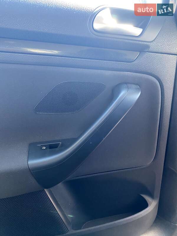 Универсал Volkswagen Golf 2011 в Полтаве