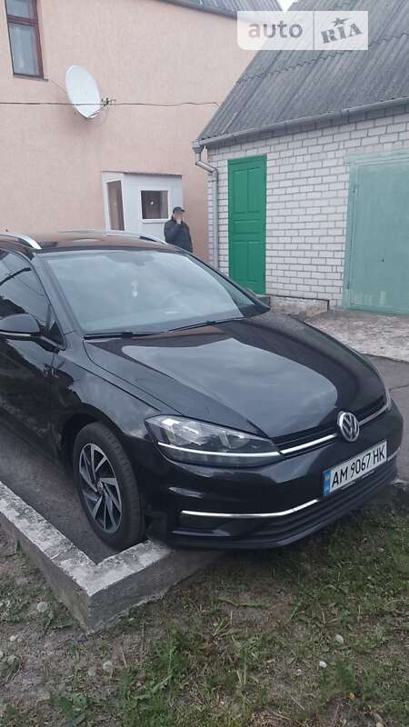 Универсал Volkswagen Golf 2018 в Житомире