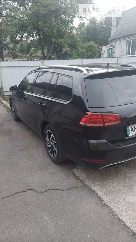 Универсал Volkswagen Golf 2018 в Житомире