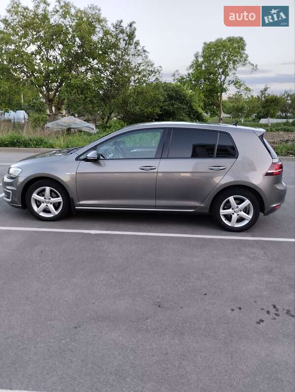 Хэтчбек Volkswagen Golf 2016 в Борисполе