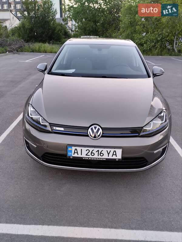 Хэтчбек Volkswagen Golf 2016 в Борисполе