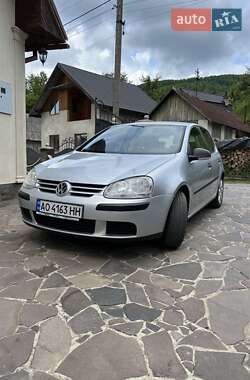 Хэтчбек Volkswagen Golf 2006 в Сваляве