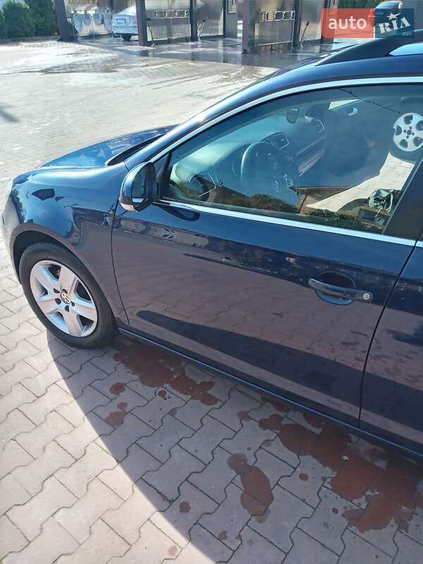 Универсал Volkswagen Golf 2010 в Стрые