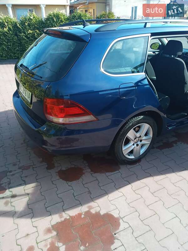 Универсал Volkswagen Golf 2010 в Стрые