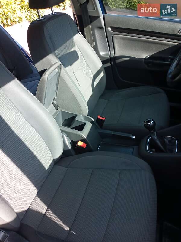Универсал Volkswagen Golf 2010 в Стрые