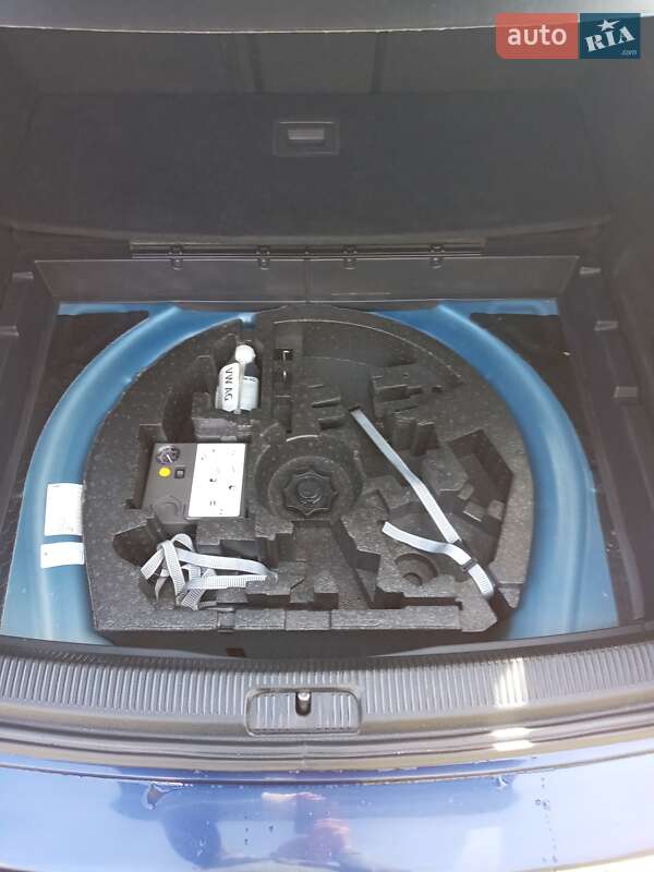 Универсал Volkswagen Golf 2010 в Стрые
