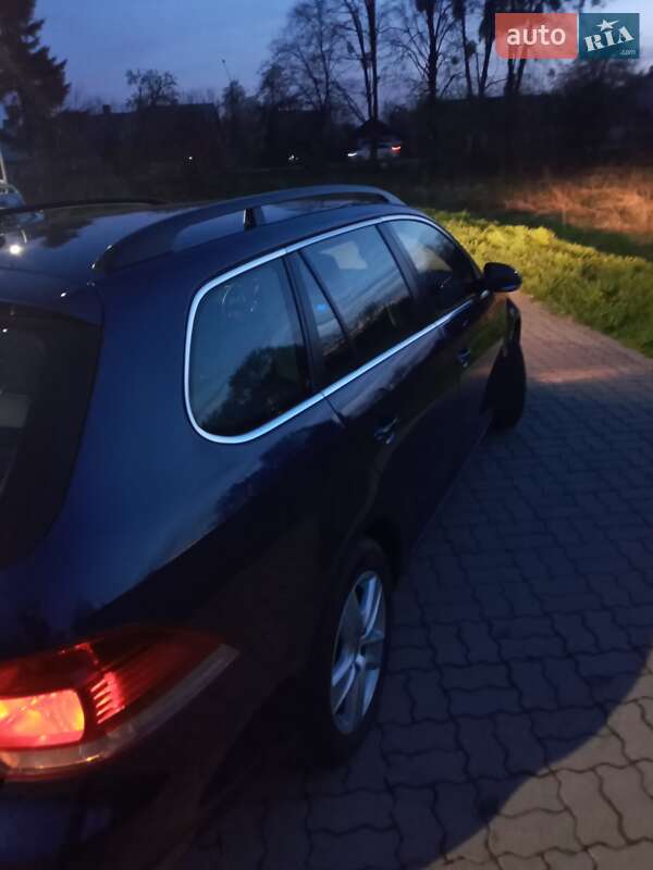 Универсал Volkswagen Golf 2010 в Стрые