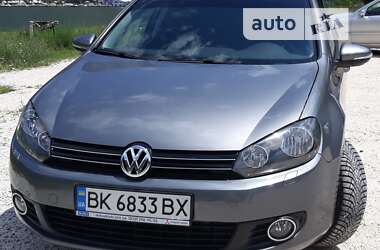 Хэтчбек Volkswagen Golf 2010 в Ровно