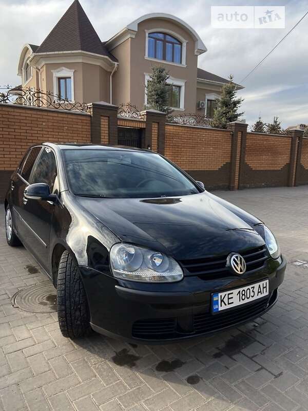 Хетчбек Volkswagen Golf 2004 в Кривому Розі