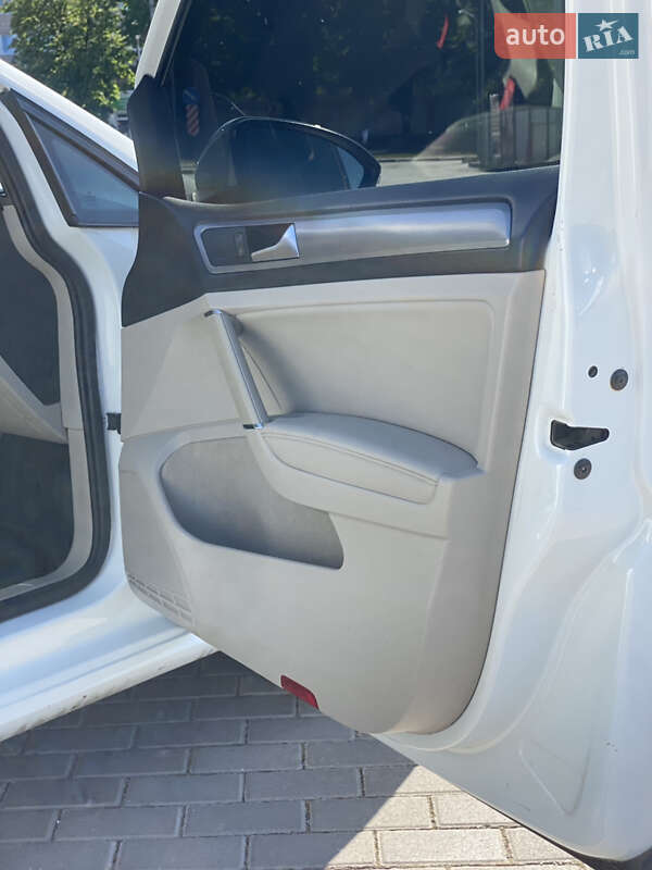 Хэтчбек Volkswagen Golf 2014 в Ровно