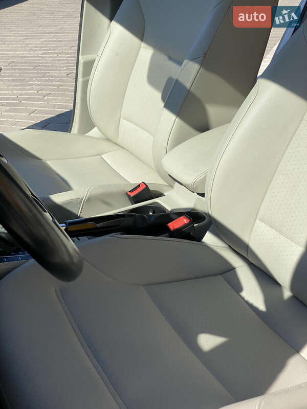 Хэтчбек Volkswagen Golf 2014 в Ровно