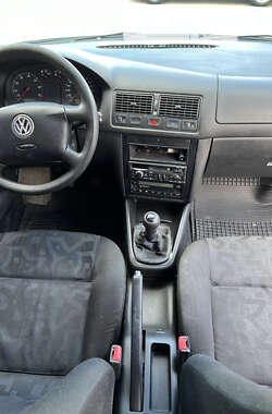 Хэтчбек Volkswagen Golf 2000 в Гадяче