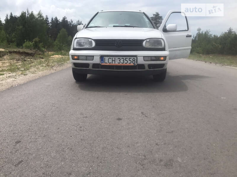 Универсал Volkswagen Golf 1998 в Березному