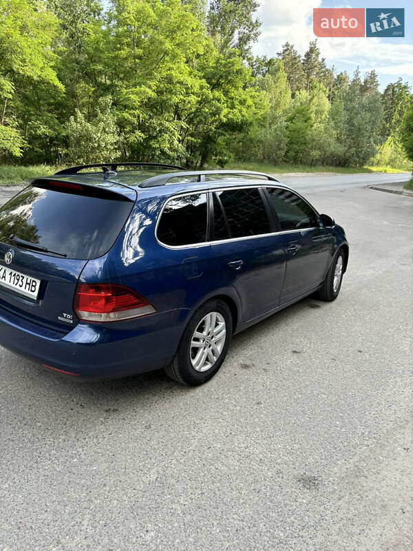 Универсал Volkswagen Golf 2011 в Киеве