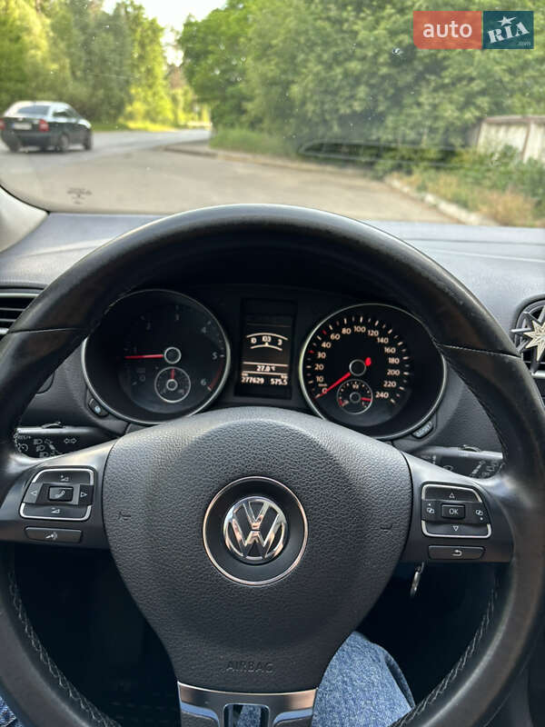 Универсал Volkswagen Golf 2011 в Киеве