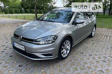 Універсал Volkswagen Golf 2017 в Києві