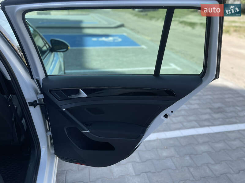 Универсал Volkswagen Golf 2017 в Ковеле