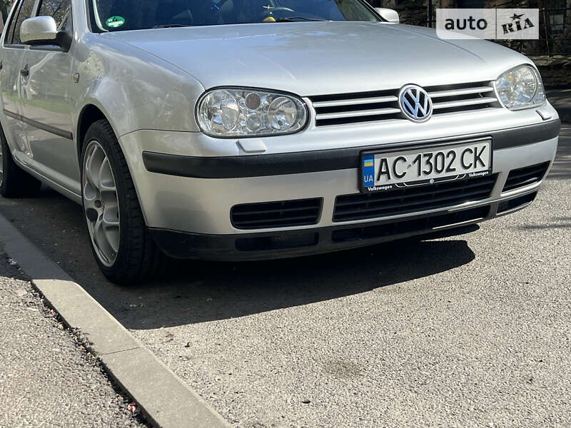 Хэтчбек Volkswagen Golf 2000 в Луцке
