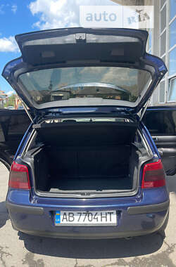 Хетчбек Volkswagen Golf 2001 в Вінниці