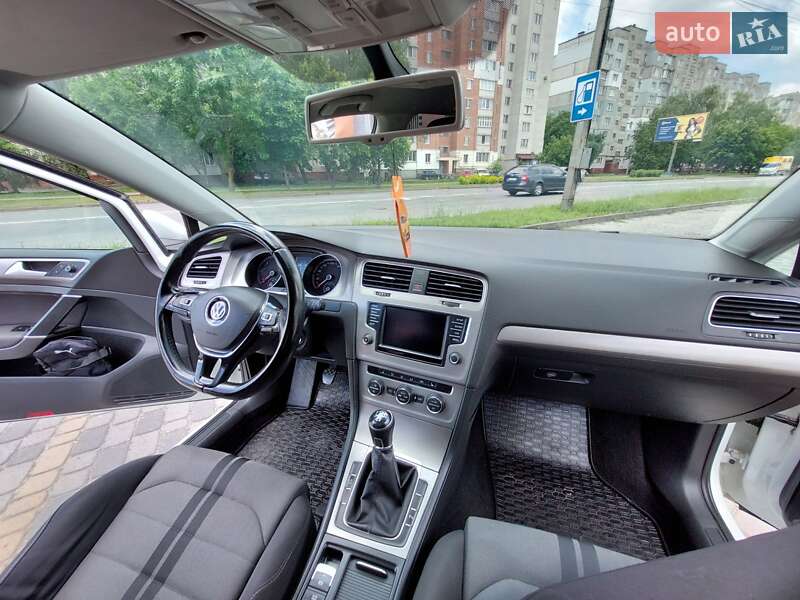 Универсал Volkswagen Golf 2016 в Хмельницком