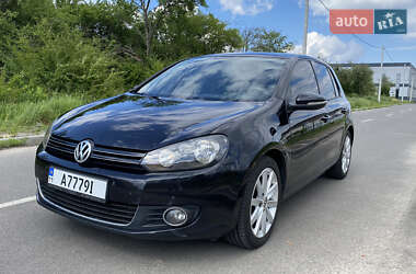 Хэтчбек Volkswagen Golf 2011 в 