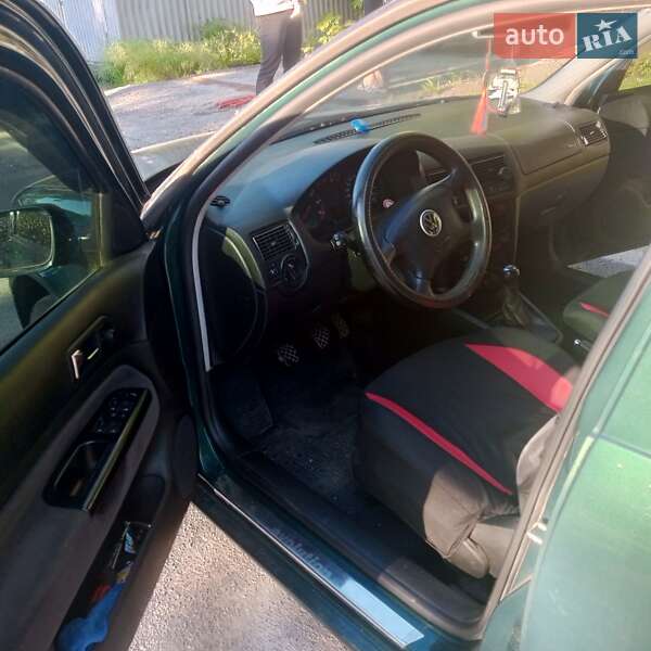 Хэтчбек Volkswagen Golf 2000 в Виннице