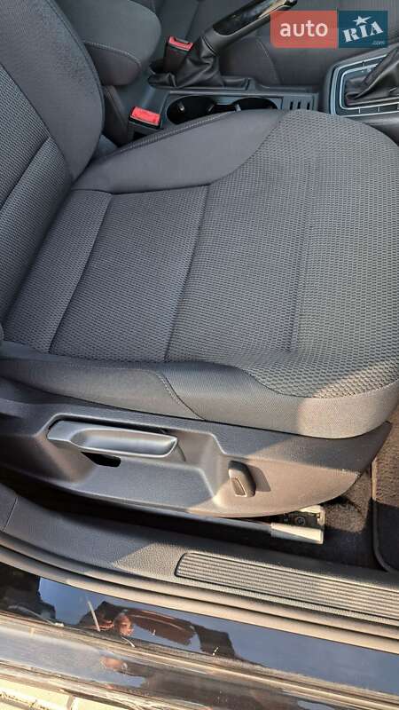 Хэтчбек Volkswagen Golf 2016 в Луцке фото 12 Хэтчбек Volkswagen Golf 2016 в Луцке