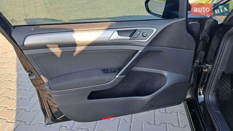 Хэтчбек Volkswagen Golf 2016 в Луцке фото 72 Хэтчбек Volkswagen Golf 2016 в Луцке