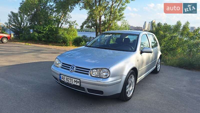 Volkswagen Golf 2002