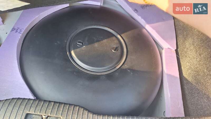 Хетчбек Volkswagen Golf 2002 в Дніпрі