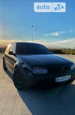 Хэтчбек Volkswagen Golf 2002 в Ирпене