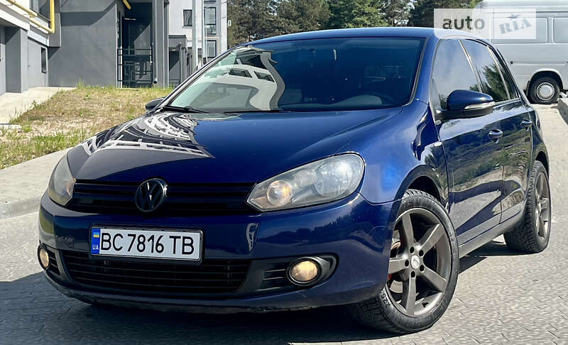 Хэтчбек Volkswagen Golf 2010 в Новояворовске