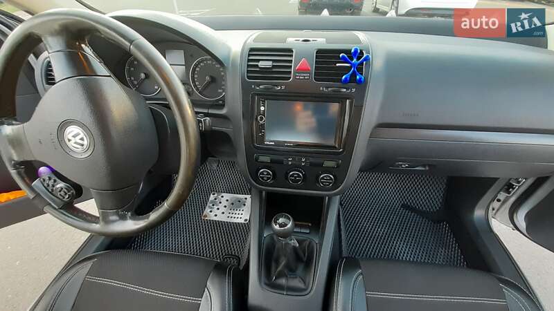 Хетчбек Volkswagen Golf 2005 в Кам'янець-Подільському