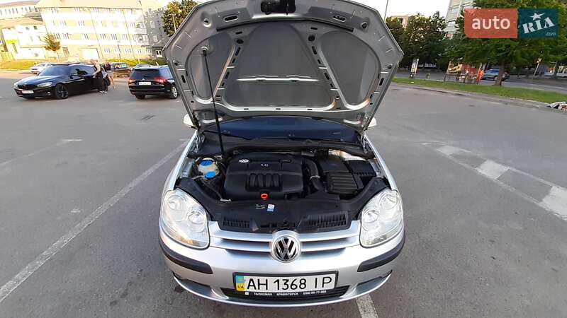 Хетчбек Volkswagen Golf 2005 в Кам'янець-Подільському