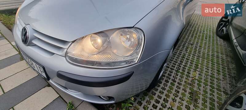 Хетчбек Volkswagen Golf 2005 в Кам'янець-Подільському