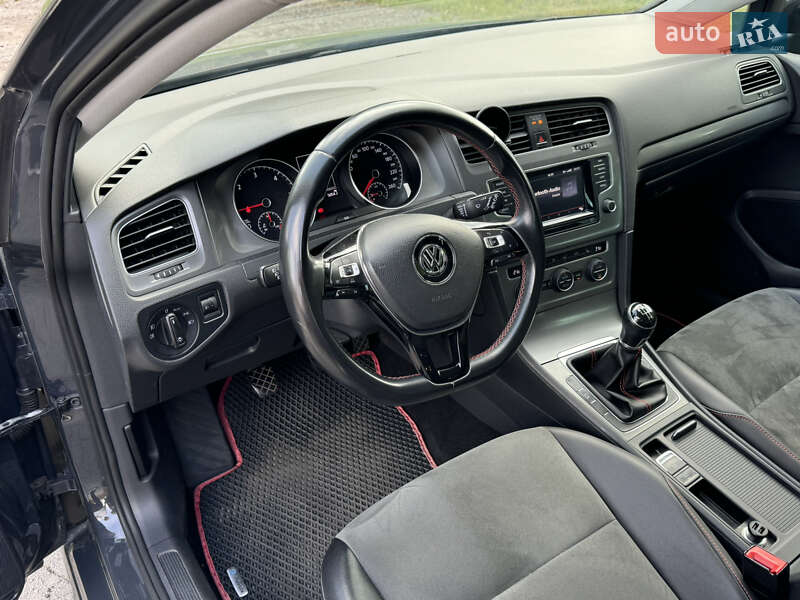Универсал Volkswagen Golf 2013 в Киеве