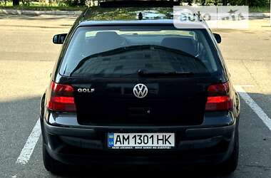 Хэтчбек Volkswagen Golf 2001 в Одессе